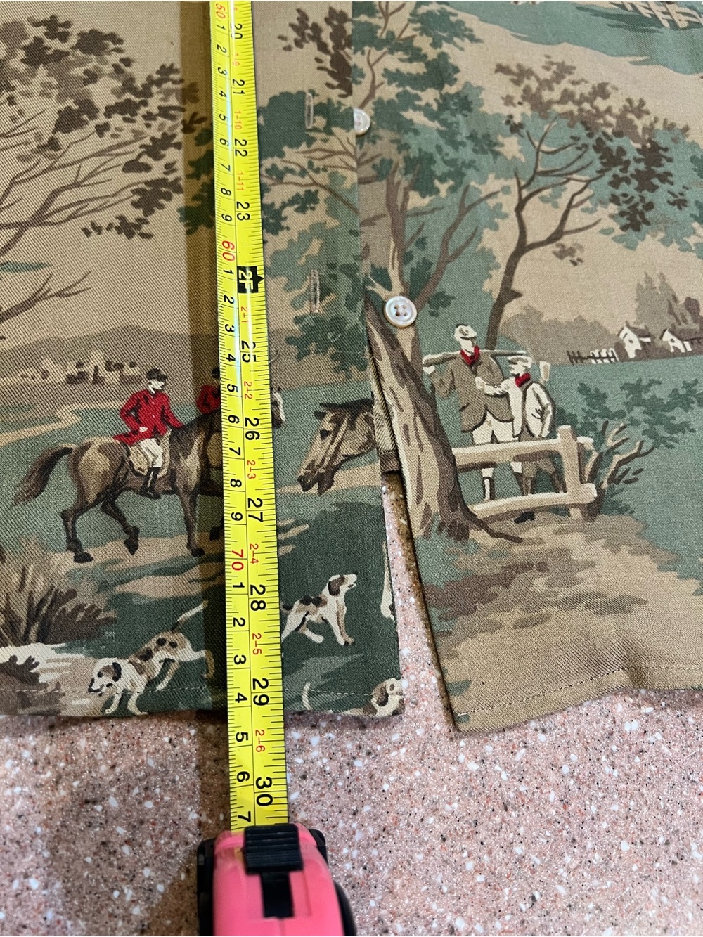 VINTAGE Ralph Lauren shirt featuring an equestrian fox hunt  print.   Size 2X - Picture 6 of 6